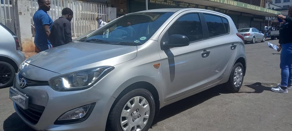 2013 HYUNDAI i20 1.4 PETROL, MANUAL, SILVER COLOUR, MILEAGE