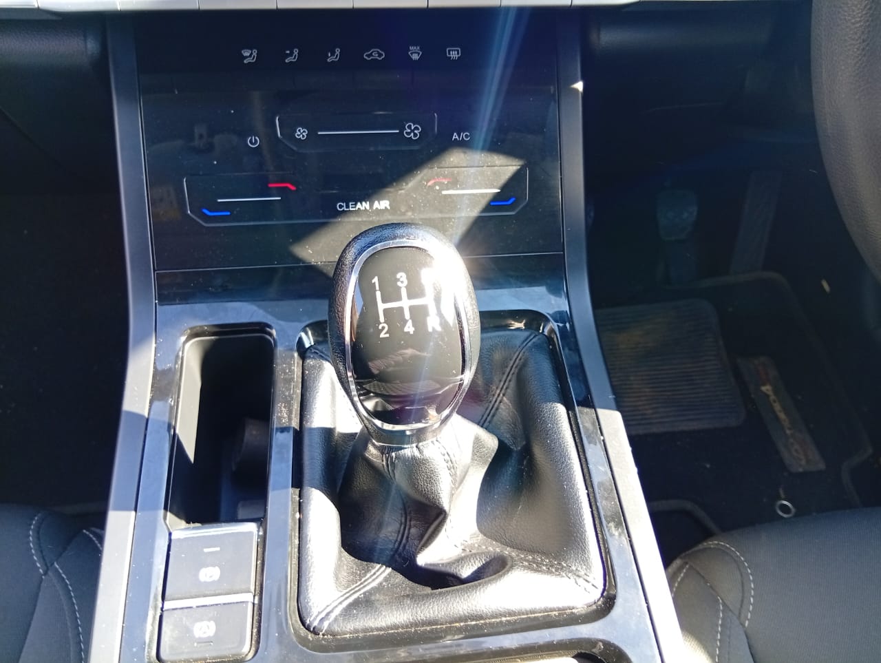 Manual Tiggo4 Pro 2024 model with only 8,000km