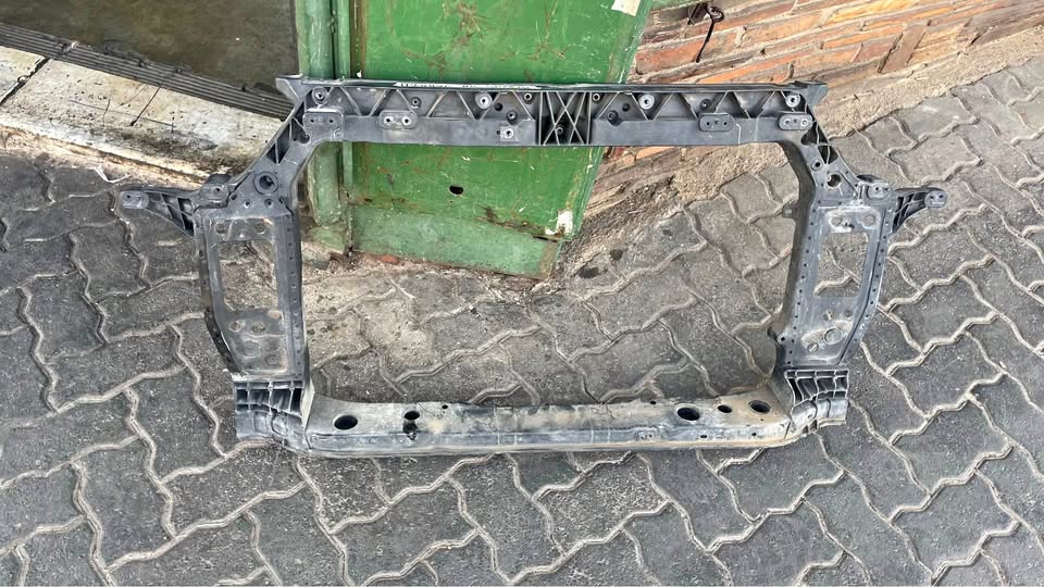 Hyundai Grand i10 cradle - Private Seller Hyundai Grand i10 cradle - Private Seller