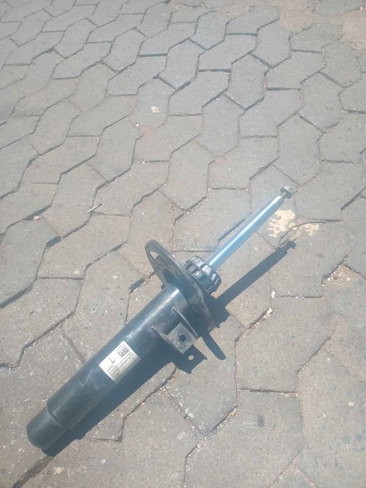 BMW X6 Shock Absorber - Suspension Strut Assembly - front left side. - Private Seller BMW X6 Shock Absorber - Suspension Strut Assembly - front left side. - Private Seller