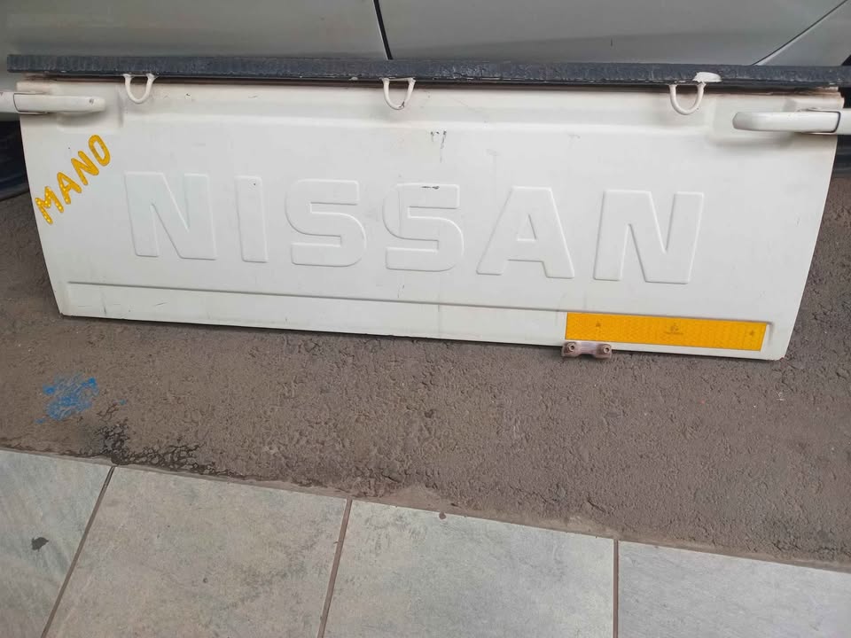 Nissan hardbody 1ton tailgate for sale WhatsApp or cell - Private Seller Nissan hardbody 1ton tailgate for sale WhatsApp or cell - Private Seller