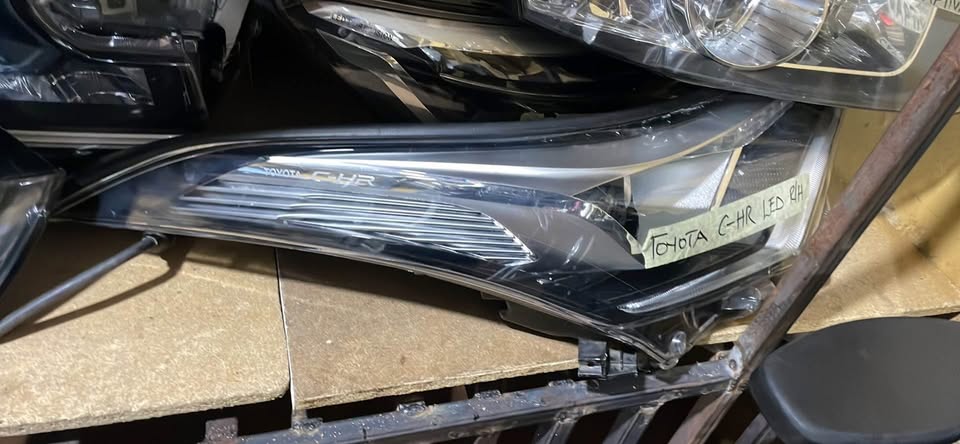 Toyota C-HR LED HEADLIGHT - Private Seller Toyota C-HR LED HEADLIGHT - Private Seller