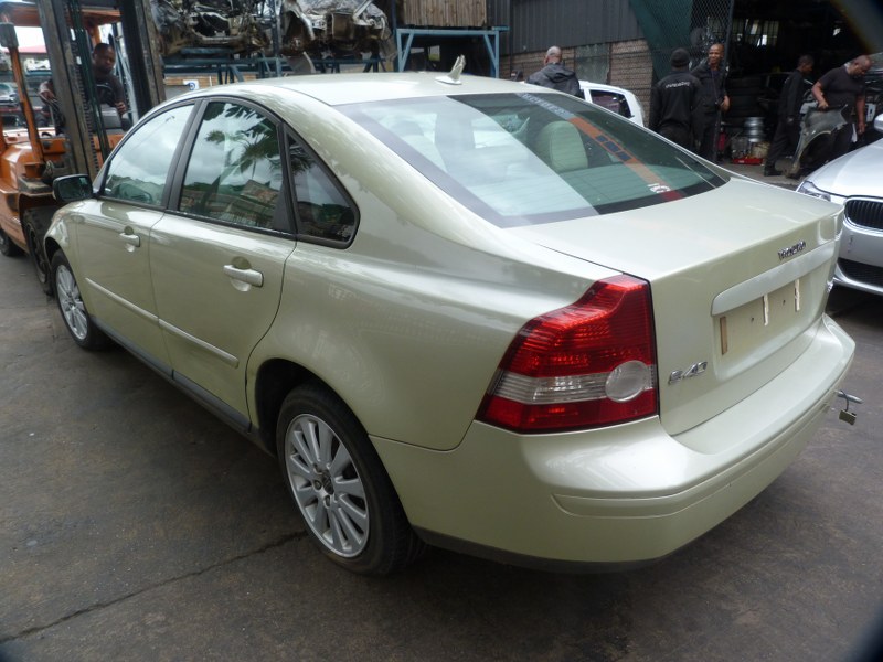 Volvo S40 2.4i AT Green - 2005 STRIPPING FOR SPARES - Private Seller