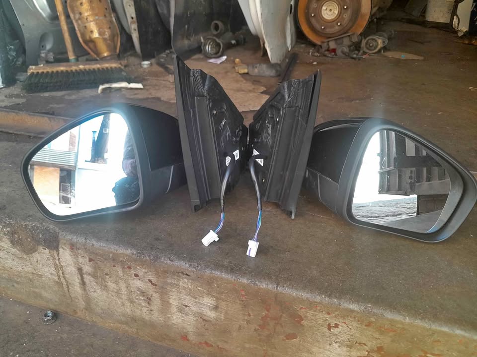 Renault Triber Side Mirrows for Sale - Private Seller Renault Triber Side Mirrows for Sale - Private Seller