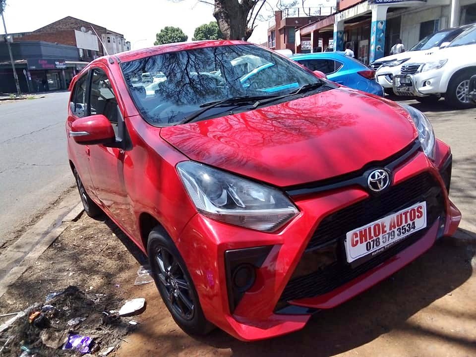 2022 TOYOTA GYAYA 1.0  RED  SPARE KEY  SERVICE BOOK FULL SERVICE HISTORY