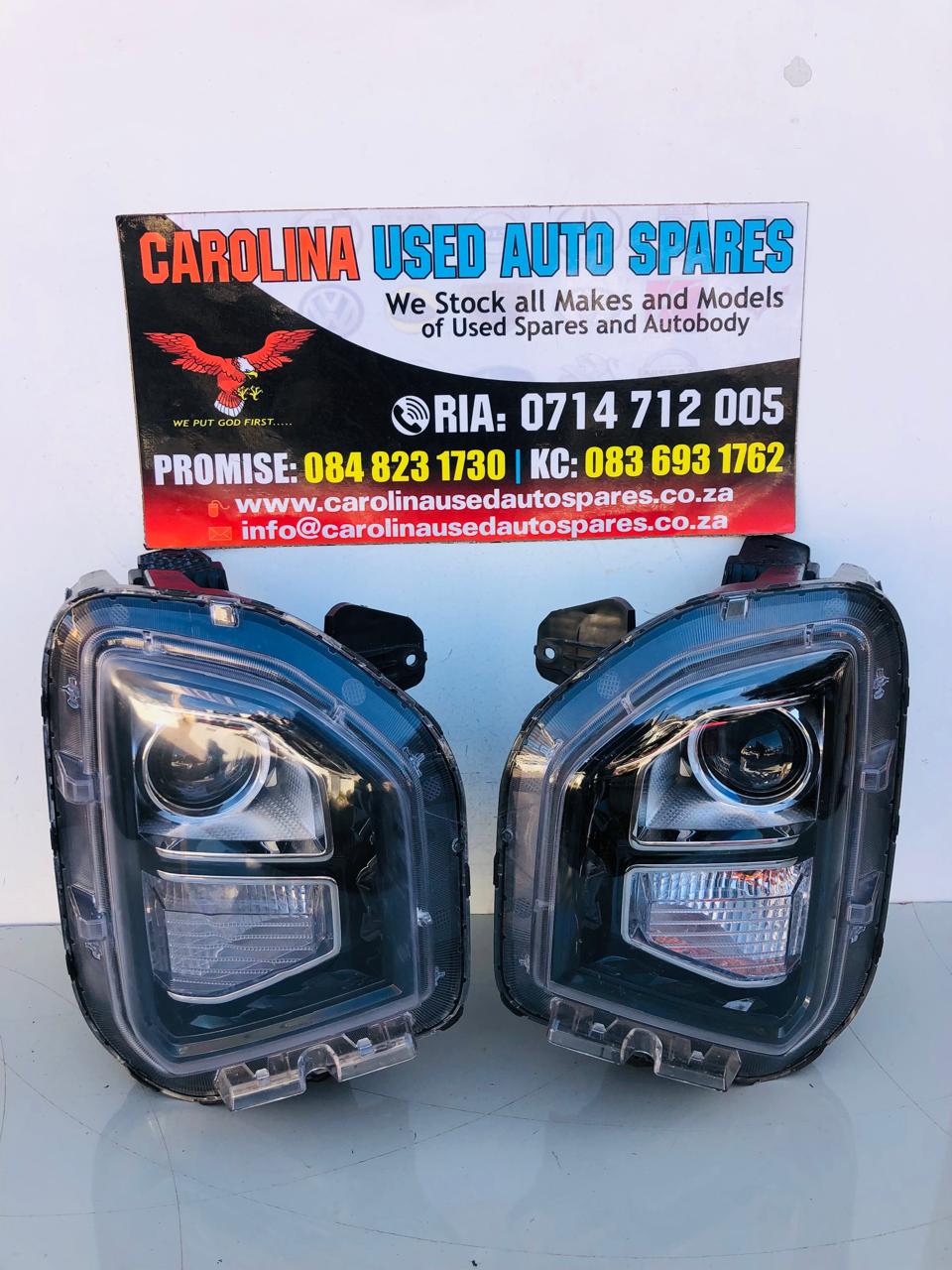 Hyundai Santa Fe left and right side halogen headlights - Private Seller Hyundai Santa Fe left and right side halogen headlights - Private Seller