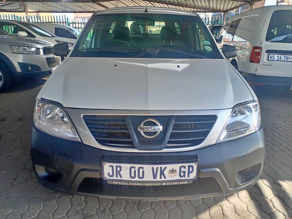 2017 Nissan NP200 1.6 Manual Petrol White Canopy 2017 Nissan NP200 1.6 Manual Petrol White Canopy