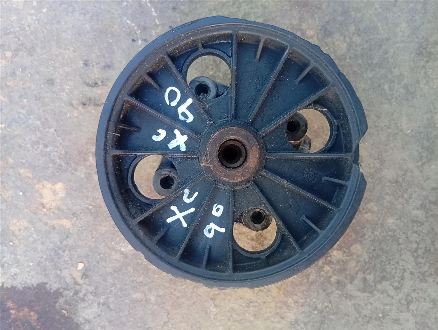 2001-2004 Volvo OEM POWER STEERING PUMP 5 3/16 PULLEY V70 S80 S60 XC70 XC90  868 - Private Seller