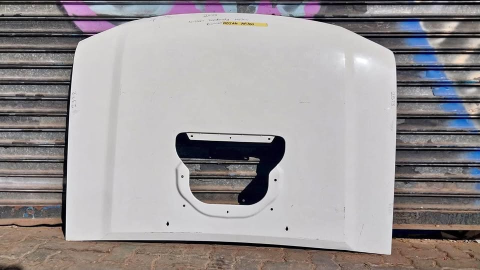 Nissan Np300 bonnet - Private Seller Nissan Np300 bonnet - Private Seller