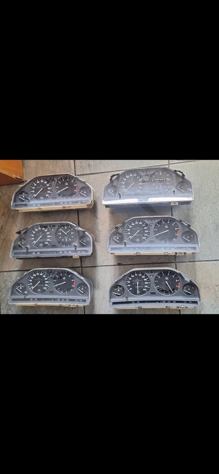 BMW E30 cluster available  Call or whatsapp Wesley - Private Seller