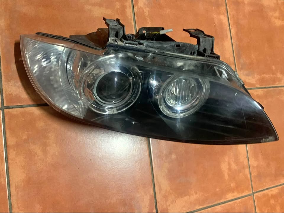BMW E92 dynamic headlight right side