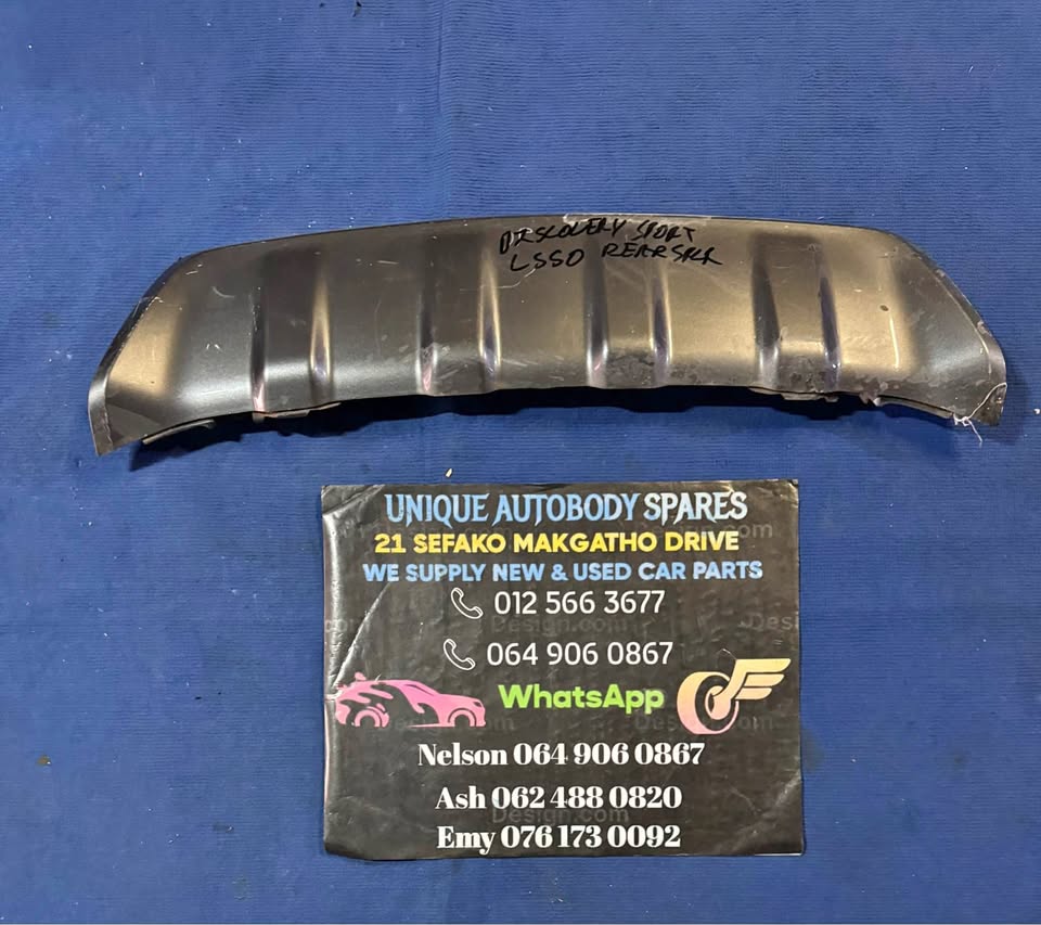 Land Rover Discovery Rear Bumper Spoiler - Private Seller Land Rover Discovery Rear Bumper Spoiler - Private Seller