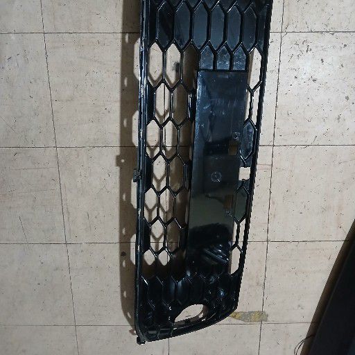 Toyota urban cruiser grill - Private Seller Toyota urban cruiser grill - Private Seller