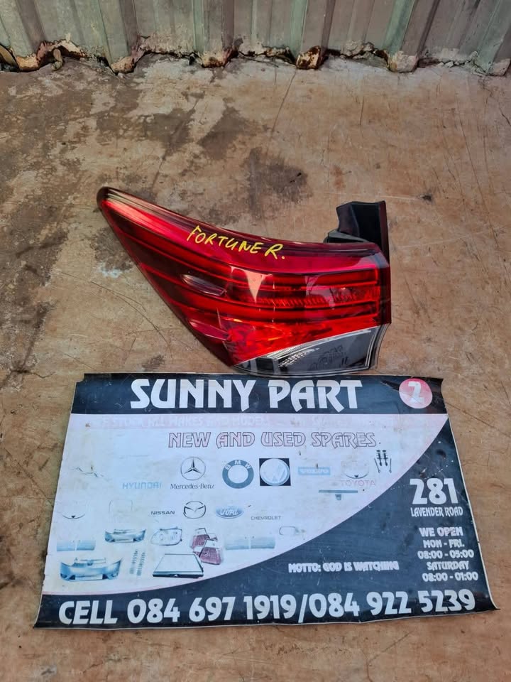 Toyota Fortuner LED Tail Light - Private Seller Toyota Fortuner LED Tail Light - Private Seller