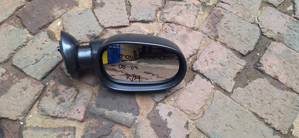 08 - 09 Renault Sandero side mirror available - Private Seller 08 - 09 Renault Sandero side mirror available - Private Seller