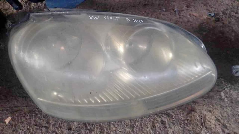 VW golf 5 2.0 TDI RHS headlight VW golf 5 2.0 TDI RHS headlight