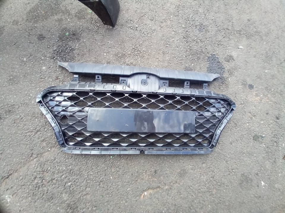 2009 - 2015 Hyundai i20 Front Bumper Grille - Private Seller 2009 - 2015 Hyundai i20 Front Bumper Grille - Private Seller