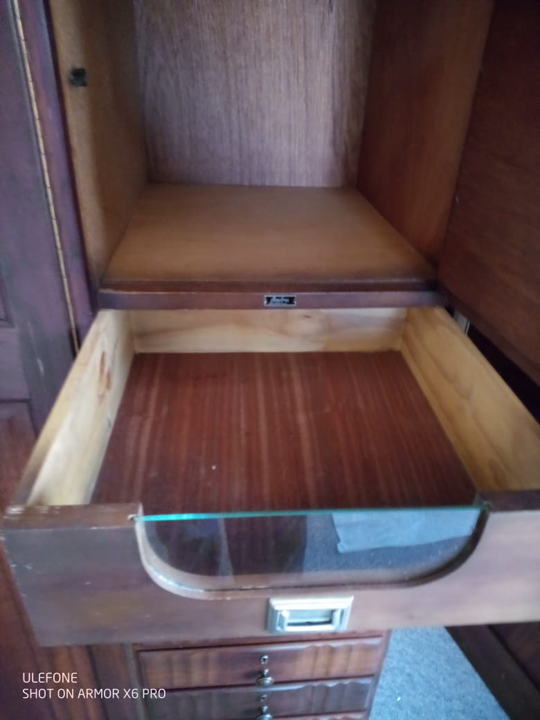 Selling a Amfra bethlehem bedroom set