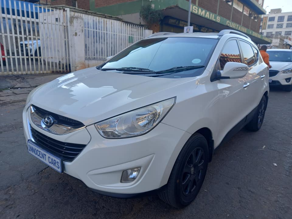 2011 HYUNDAI ix35 EXECUTIVE 2.0 PETROL, AUTOMATIC, WHITE COLOUR, MILEAGE