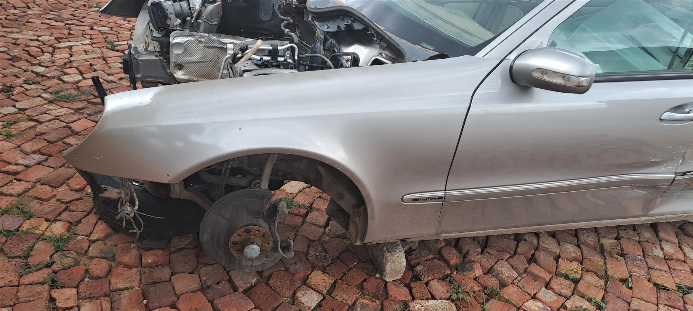 Mercedes Benz W211 left & right fender - Private Seller