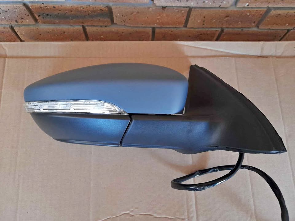 VW JETTA 6 BRAND NEW DOOR MIRROR ELECTIC WITH INDICATOR FOR SALE