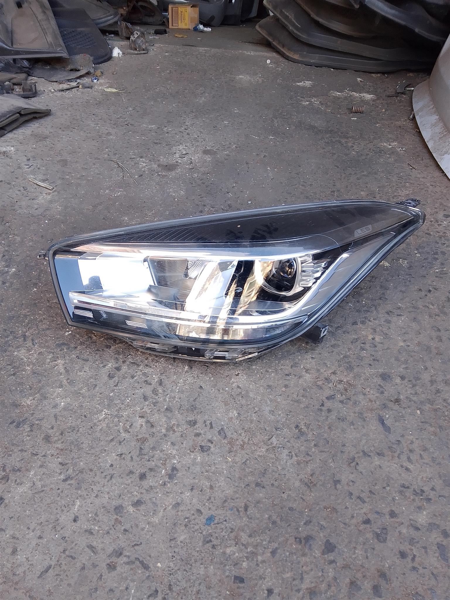 Tiggo Pro4 Headlight Left - Private Seller Tiggo Pro4 Headlight Left - Private Seller