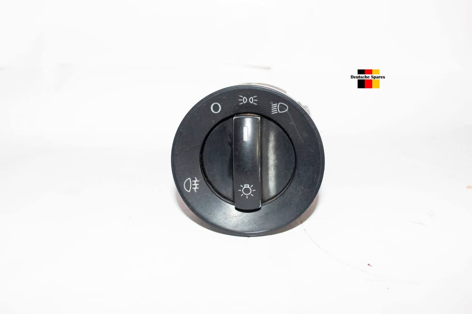 VOLKSWAGEN TRANSPORTER - CARAVELLE T5 LIGHT SWITCH OEM: 58R305858D - Private Seller