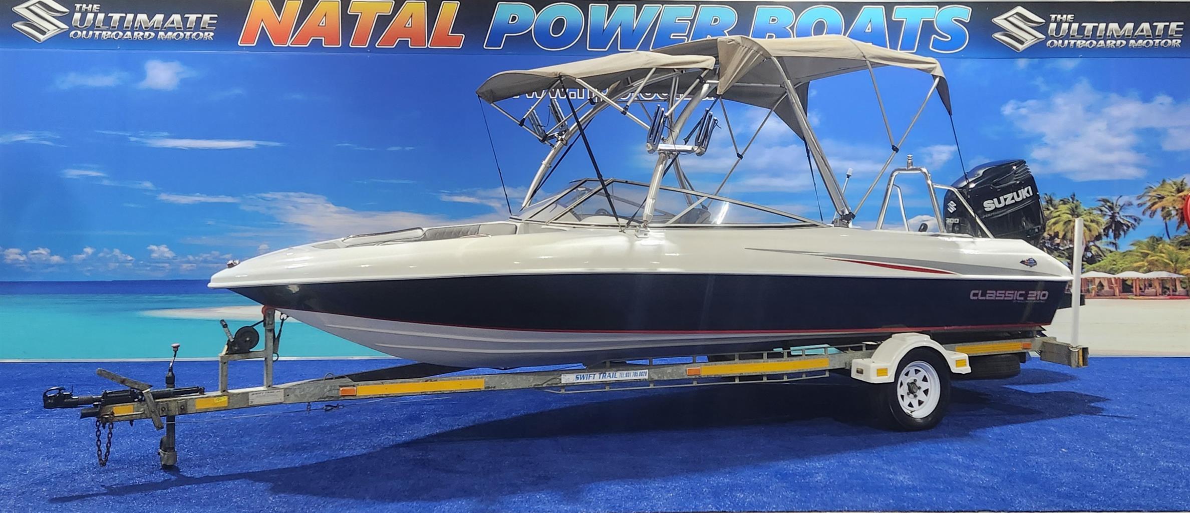 CLASSIC 210 ON TRAILER 300 HP SUZUKI 4 STROKE 2017 MODEL MOTOR 128 HOUR