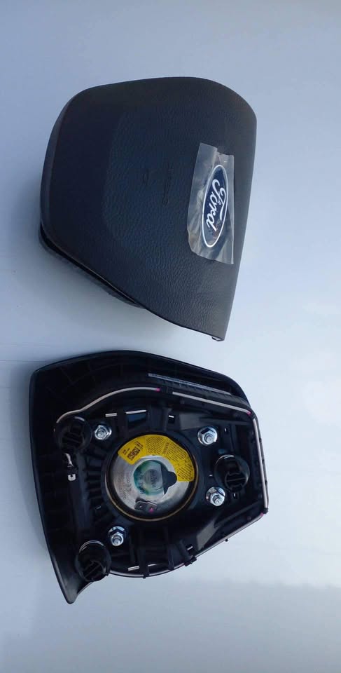 Ford Ranger steering airbag - Private Seller Ford Ranger steering airbag - Private Seller