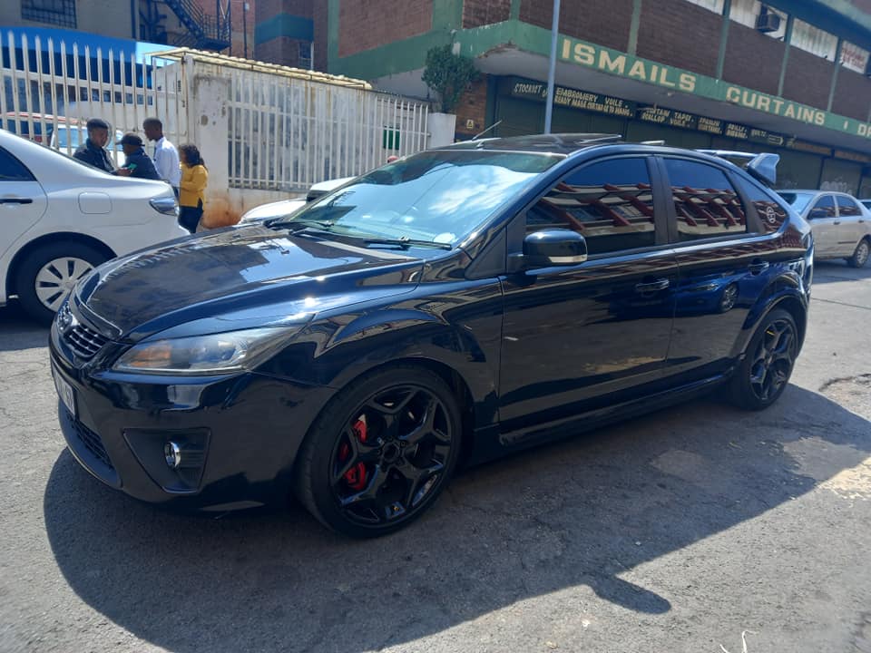 2011 FORD FOCUS ST2, 2.5 PETROL, MANUAL TRANSMISSION, BLACK COLOUR
