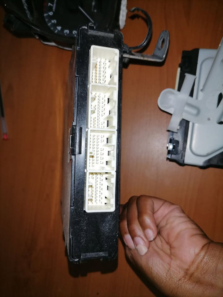 TOYOTA YARIS 2018 AUTOMATIC COMPLETE LOCKSET FOR SALE