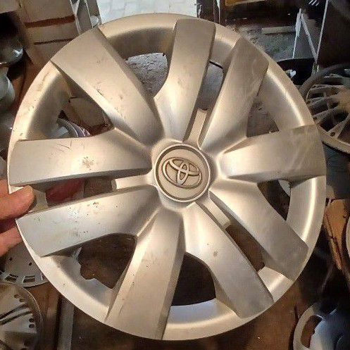 Toyota, wheel cap - Private Seller Toyota, wheel cap - Private Seller
