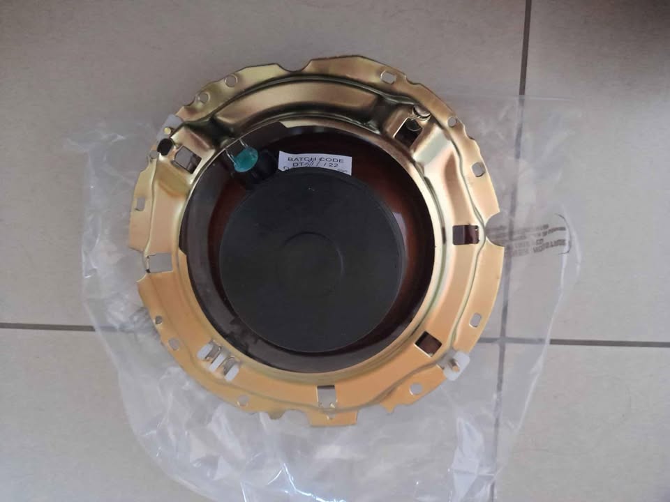 VW GOLF  1 BRAND NEW OUTER HEADLIGHTS FORSALE PRICE