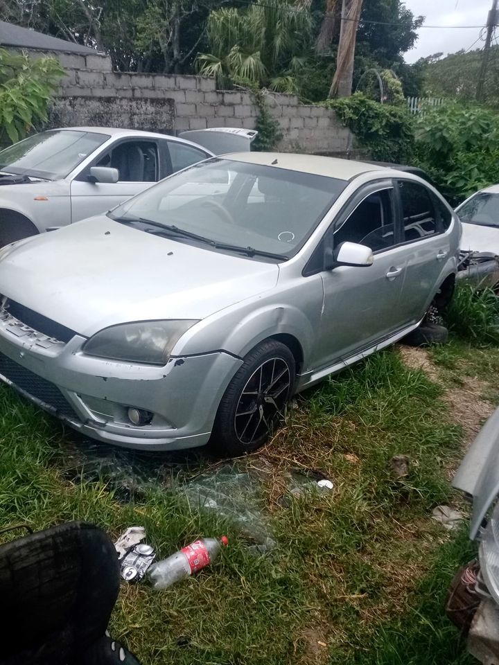 Ford focus 1.6 stripping - Private Seller