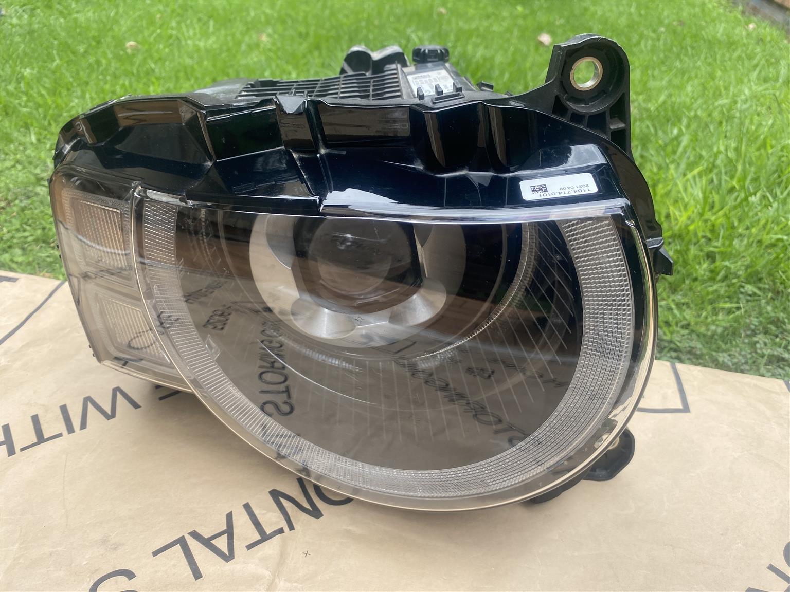 2023 LAND ROVER DEFENDER FULL LED HEADLIGHT RIGHT SIDE FOR SALE - Private Seller