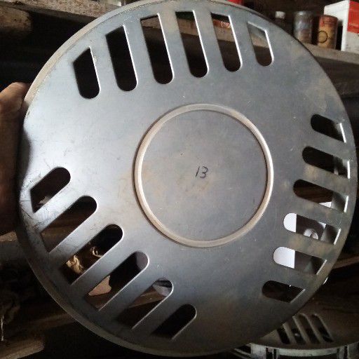 Renault wheel cap - Private Seller Renault wheel cap - Private Seller