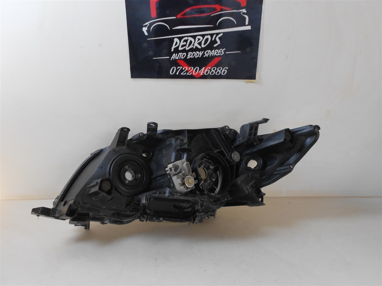 Toyota Corolla E15 2010 HEADLIGHTS