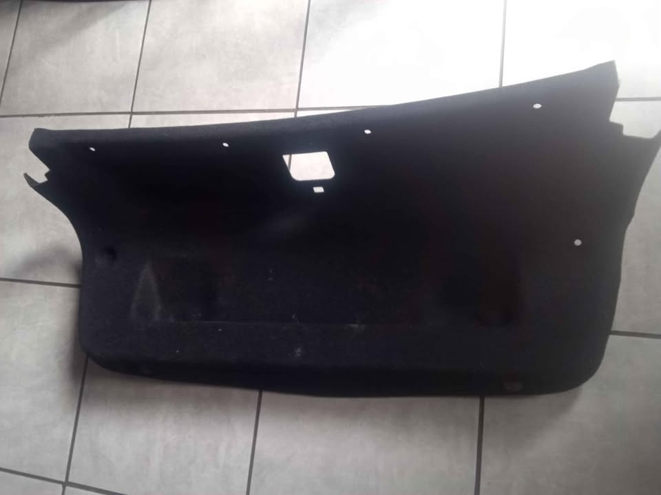 BMW G20 boot door cover