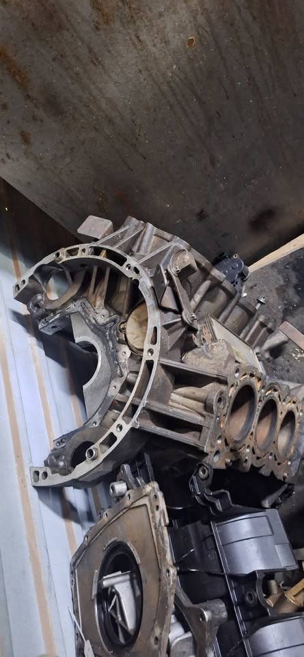 Jeep commander engine parts available - Private Seller Jeep commander engine parts available - Private Seller