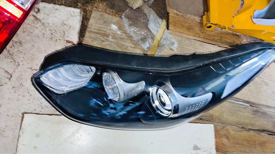 Kia Sportage headlight 2019 - Private Seller Kia Sportage headlight 2019 - Private Seller