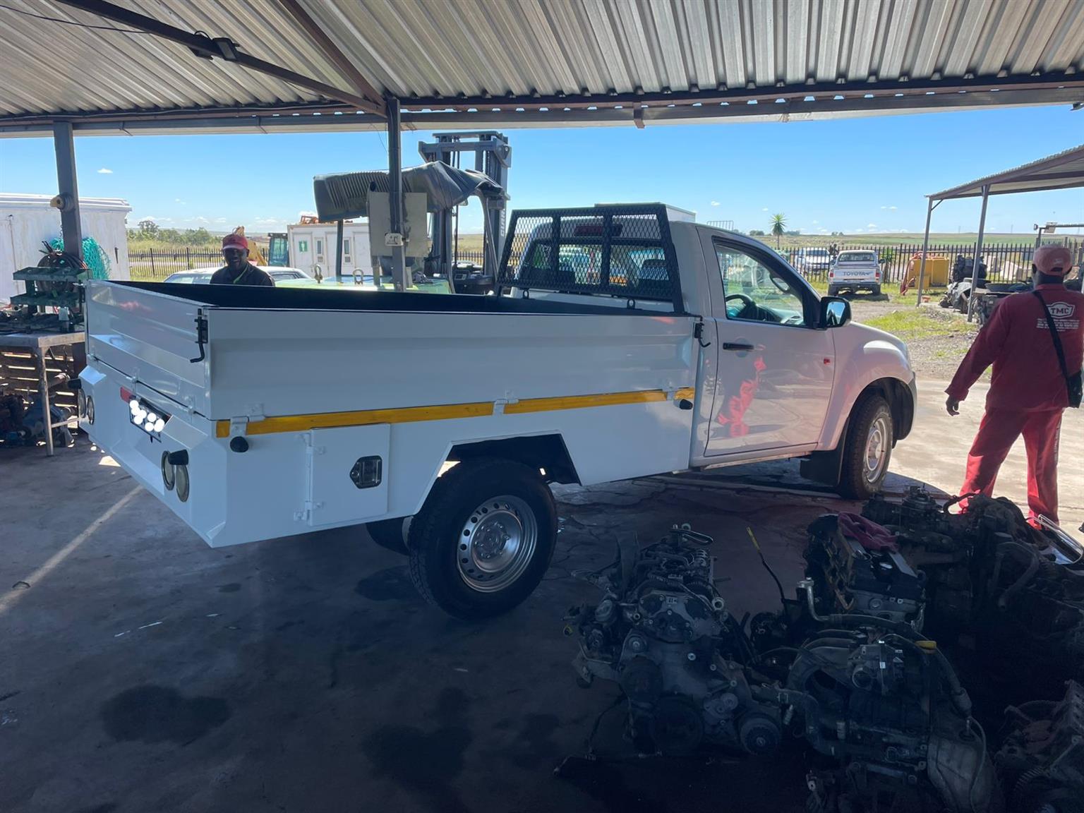 Isuzu D-Teq Drop side load bin - Private Seller Isuzu D-Teq Drop side load bin - Private Seller