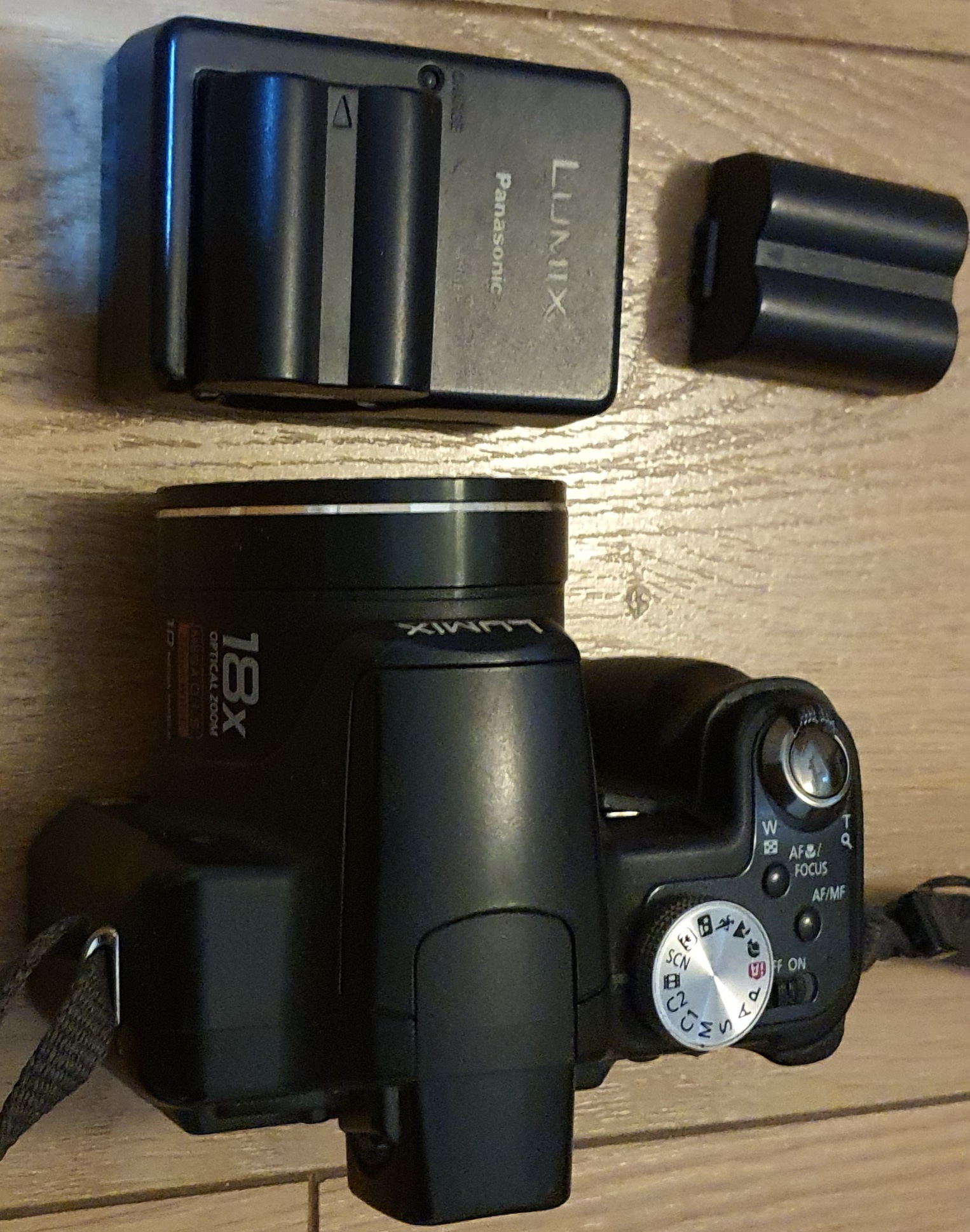 Panasonic Lumix DMC-FZ28 with extra Battry