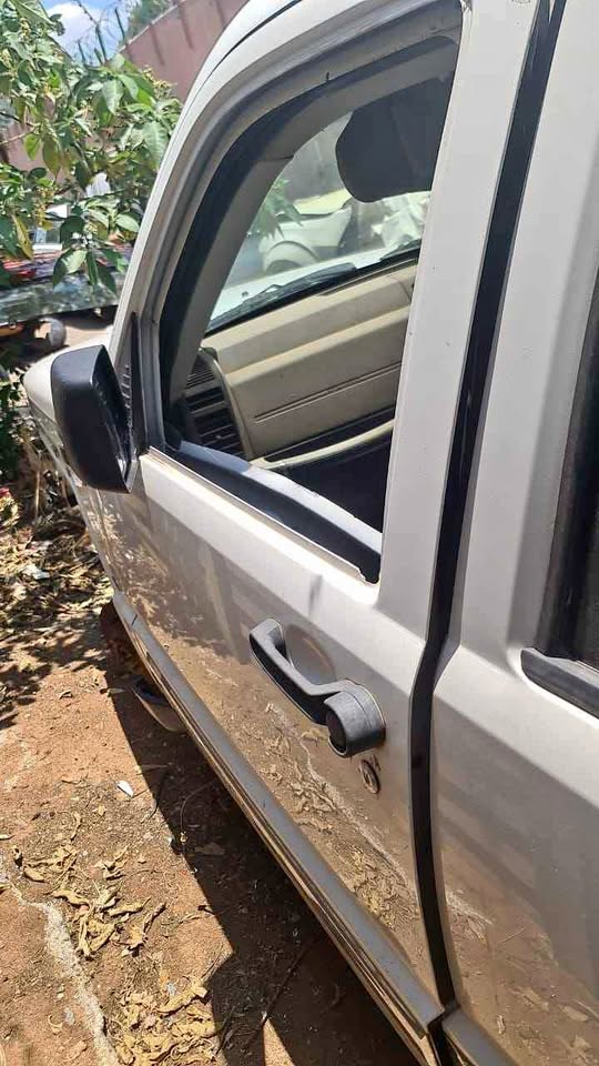 Jeep Limited LEFT font door - Private Seller