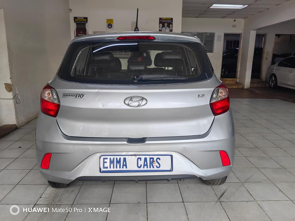 2021 Hyundai i10 Grand 1.2 Hatchback service book