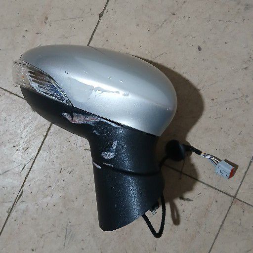 Ford Fiesta side mirror - Private Seller Ford Fiesta side mirror - Private Seller
