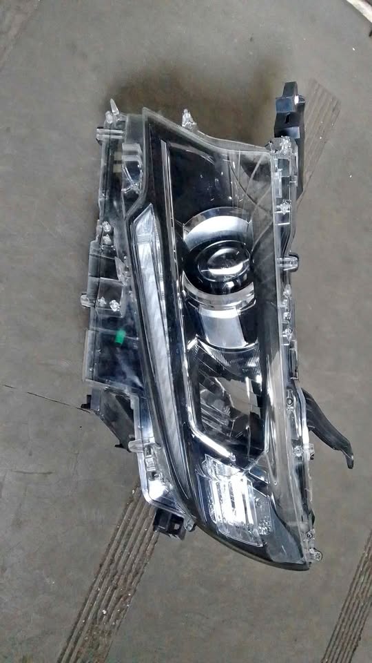 Toyota land cruiser Prado headlight - Private Seller Toyota land cruiser Prado headlight - Private Seller