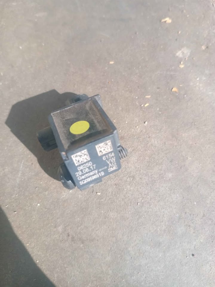 Sensor impact impact 5q0959651b front golf vii audi a3 8v touran - Private Seller Sensor impact impact 5q0959651b front golf vii audi a3 8v touran - Private Seller