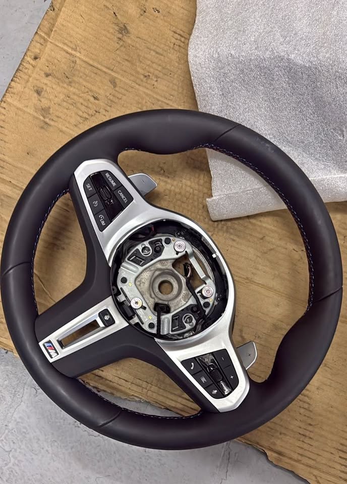 Bmw g20 steering no airbag paddle shift - Private Seller Bmw g20 steering no airbag paddle shift - Private Seller
