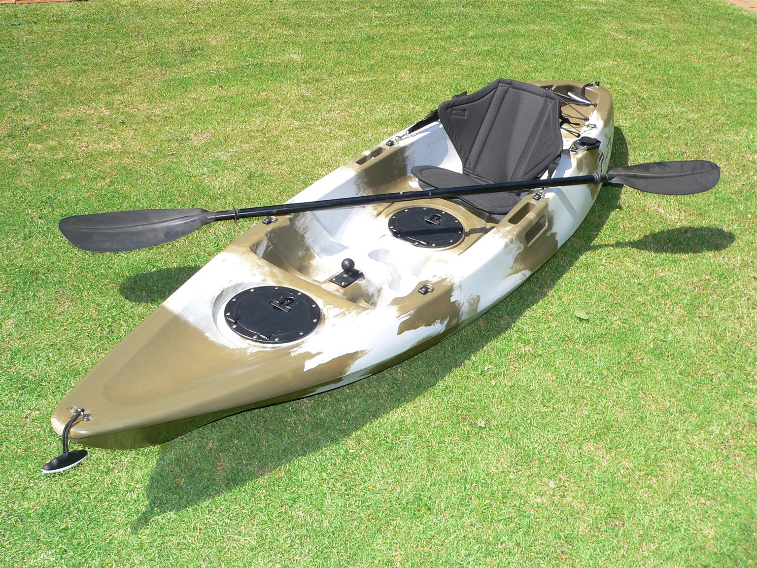 Pioneer Kayak, single including Seat, Paddle & Rod holder, Brand NEW! Free Bag