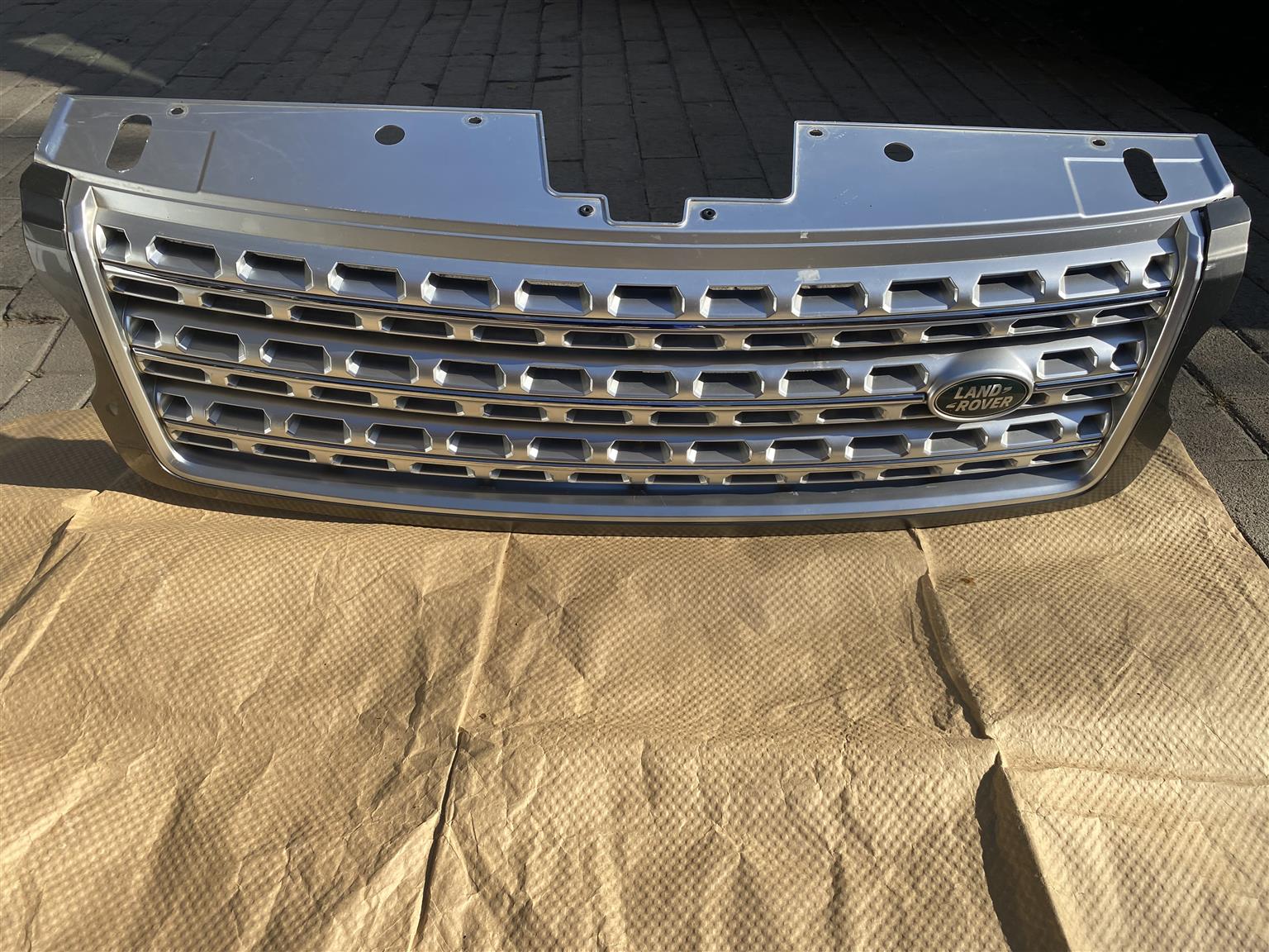 2017 RANGE ROVER VOGUE L405 HSE MAIN BUMPER GRILL FOR SALE - Private Seller 2017 RANGE ROVER VOGUE L405 HSE MAIN BUMPER GRILL FOR SALE - Private Seller